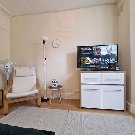 London Cozy Stay מראה חיצוני תמונה